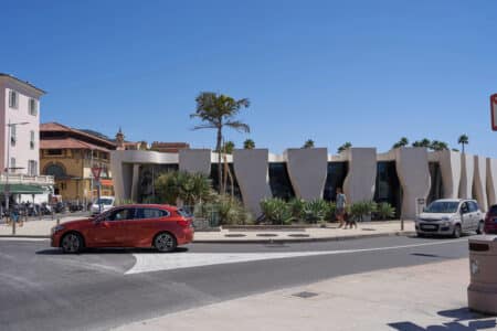 belle vue urbaine du musee cocteau à Menton