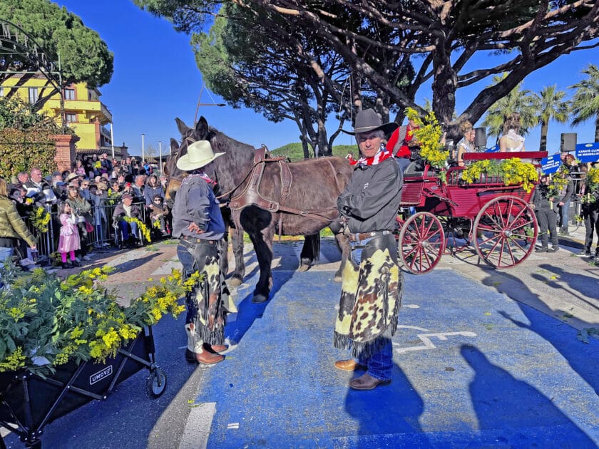 Defile Fete du Mimosa Mandelieu La Napoule 2023 Cote d Azur France Tourisme Soumaya BOUSSADOUN
