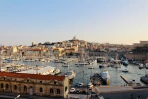 Et si domicilier votre entreprise à Marseille était une opportunité ? On vous détaille les atouts d’une adresse dans le Sud de la France Marseille