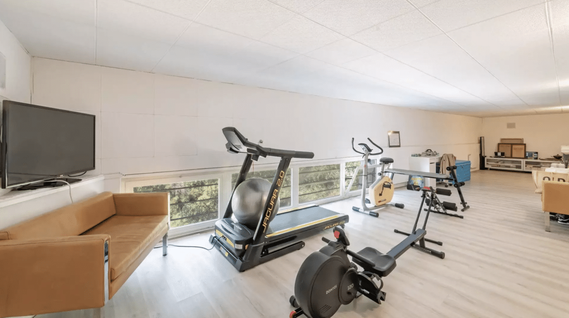 Immobilier. Vue mer panoramique, piscine et salle de sport : on vous fait visiter cette villa d'exception sur les hauteurs de Nice 5 Capture decran 2026 08 25 a 16.21.00